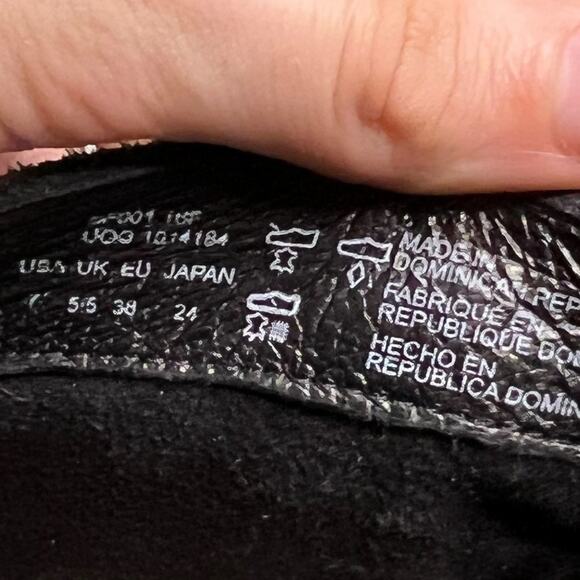 𝅺UGG Wright Belted Boots Booties Low Heel Black Suede Shearling Footbed Size 7 - Picture 7 of 11